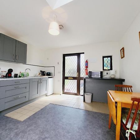 Oak Cottage 3 Km From Rock Of Cashel キャッシェル エクステリア 写真